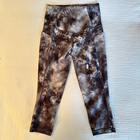 Athleta Cropper Leggings Marbled Charcoal Gray Tie Dye Size XSP - Picture 6 of 8